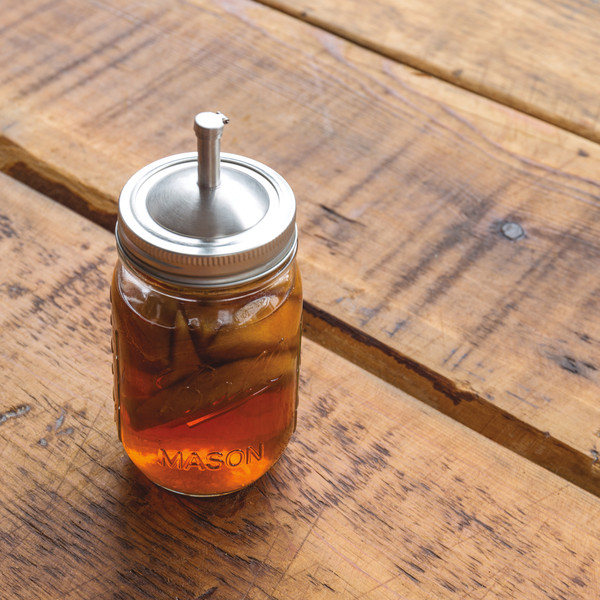 Homemade Southern Comfort- a DIY mason jar cocktail gift